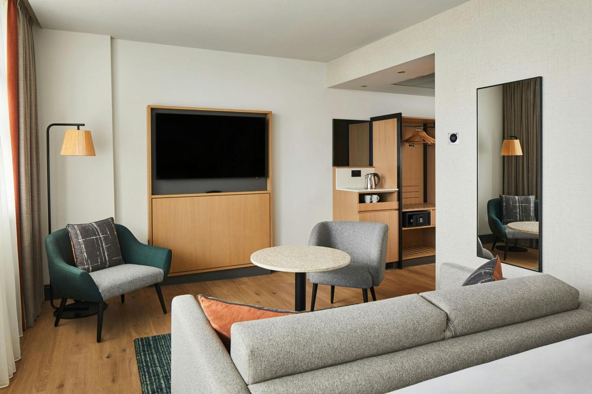 City View King Room